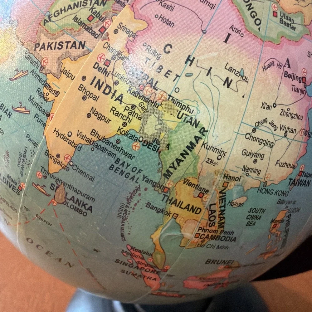 Vintage Style World Globe Rotating  8 1/2